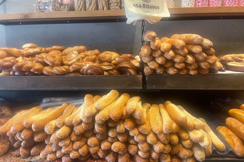 Tel Aviv: Carmel Market and Neighborhood Guided Walking Tour 