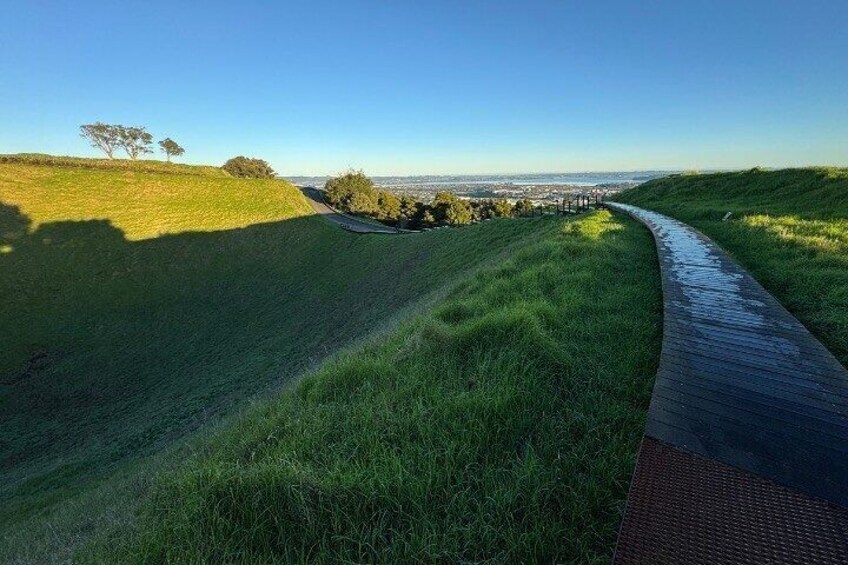 Private Sunrise Tour from Auckland Mount Eden and Hidden Gems