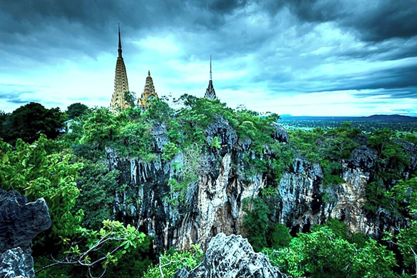 Grand Tour-Ek Phnom. Baset. Bamboo Train. Wat Banan. Phnom Sampov