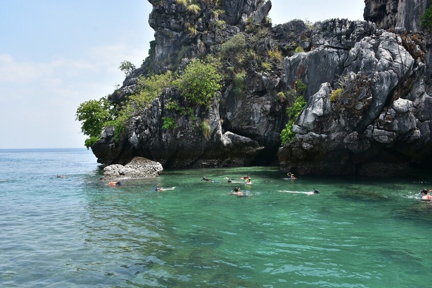 Early Bird Phi Phi Island & 4 Islands Speed Boat Tour by Sea Eagle