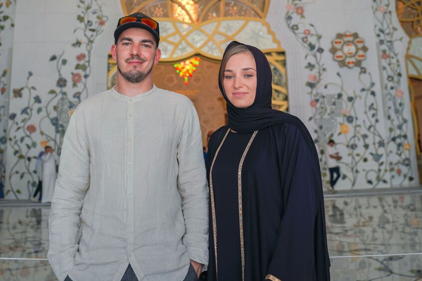 From Dubai: Abu Dhabi Sheikh Zayed Mosque Half-Day Tour 
