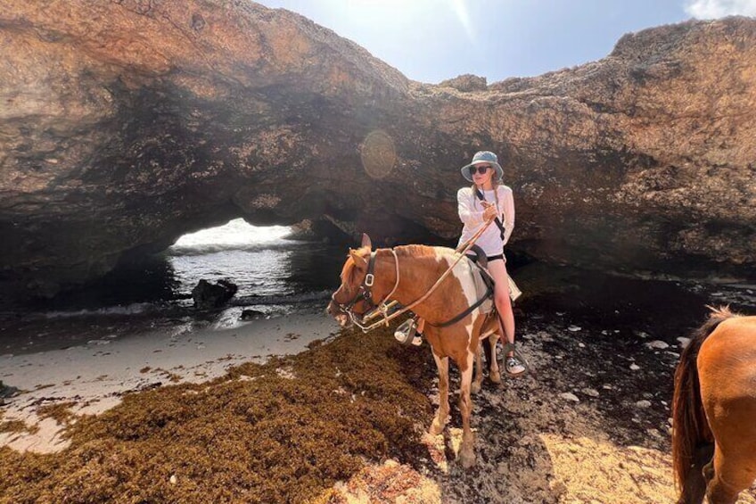 2-Hour Horseback Riding Tour to Little Natural Bridge in Aruba