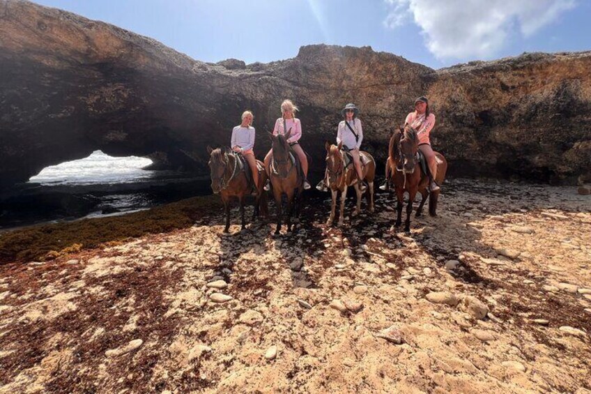 2-Hour Horseback Riding Tour to Little Natural Bridge in Aruba