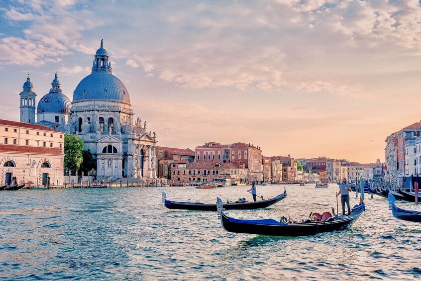 Romantic Gondola Ride For Couples