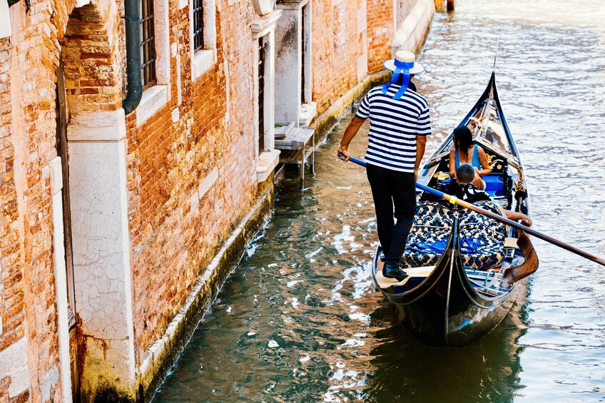 Romantic Gondola Ride For Couples