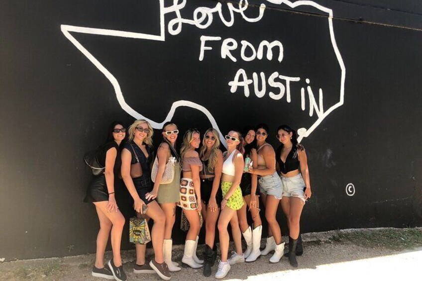 Austin Murals & Mimosas Roofless BYOB Party Bus Tour + FREE Photoshoot (20 Max)