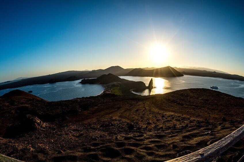 Galapagos Islands 5-Day Western Cruise aboard Yacht Isabela II