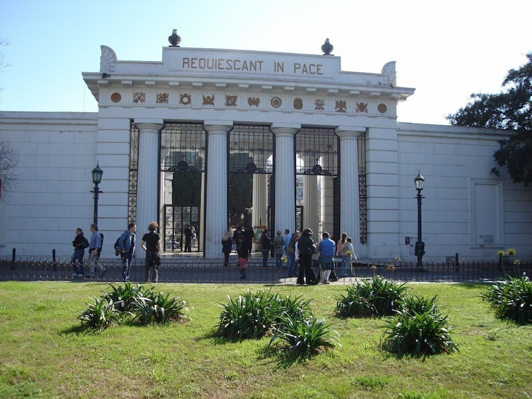 Walking Tour of the Recoleta Neighborhood in Buenos Aires