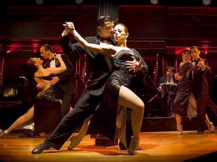 Early Tango Dinner-Show with Private Transfer