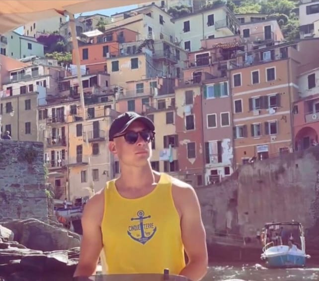 Private Sunset Boat Tour Along the Cinque Terre with Tasting