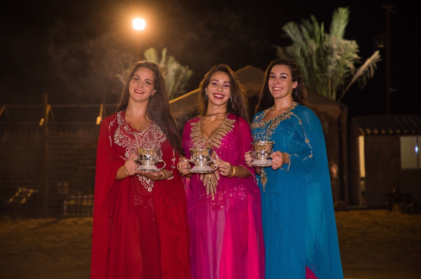 Abu Dhabi: Desert Safari with BBQ, Camel Ride & Sandboarding