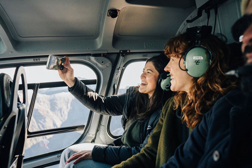 Milford Sound Overflight with 2 Alpine Landings
