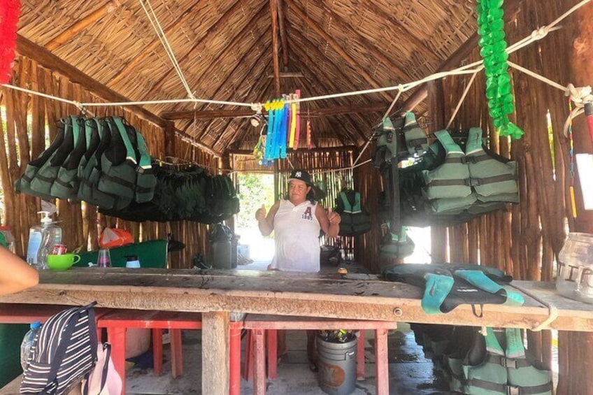 Boat Tour of Three Islands in Holbox with Transportation