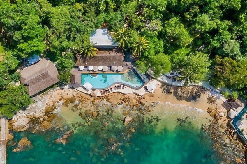 Birds eye View. Calm protected waters in front offer good snorkeling and water activities. A perfect combination of luxury and adventure for everyone.
