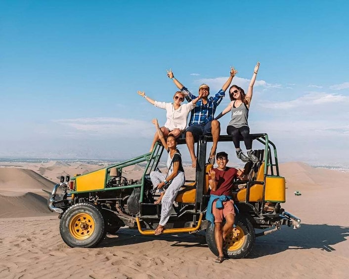 From Lima: Paracas and Huacachina Oasis Tour with Luxury Bus