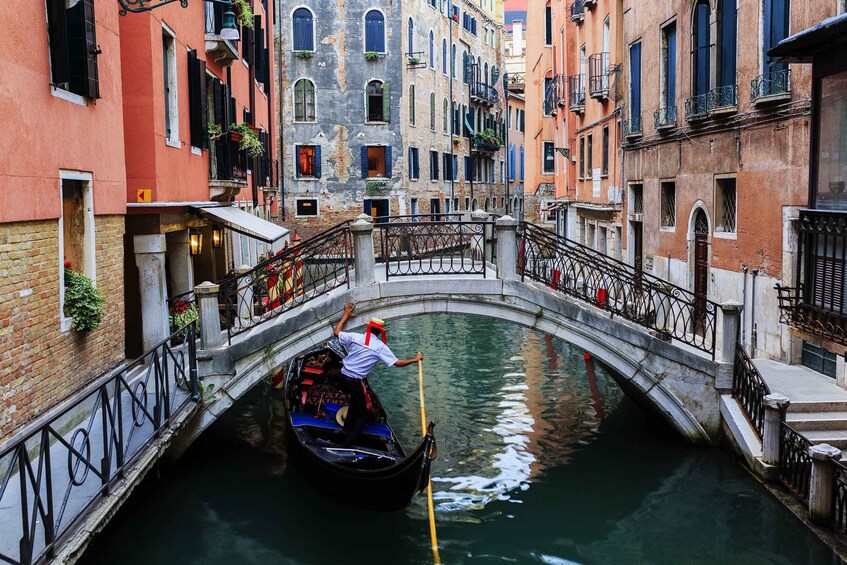Picture 1 for Activity From Lake Garda: Full-day Group Tour of Venice