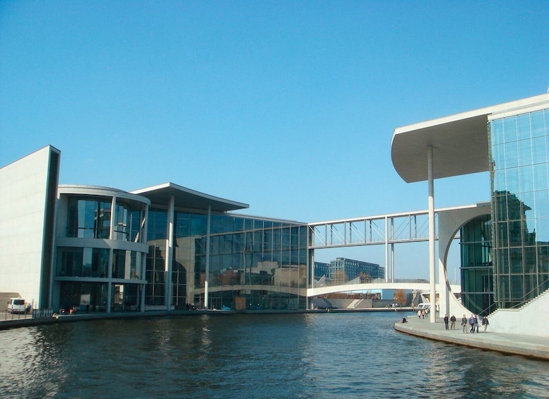 Picture 14 for Activity Berlin: 2.5-Hour East Side Boat Cruise with Commentary