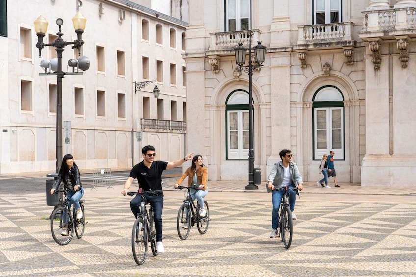 Lisbon 360: Bike, Walk & Boat Morning Tours