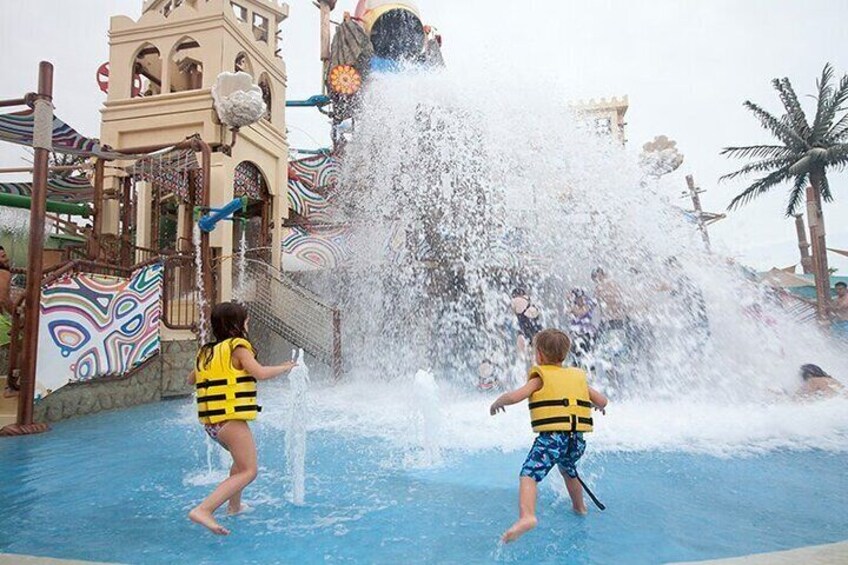 Admission to Yas Water World in Abu Dhabi with Meal 