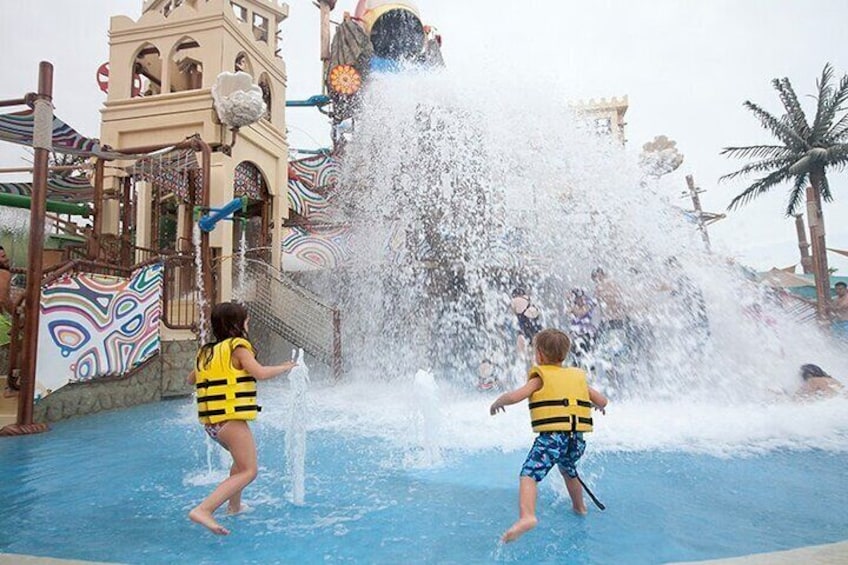 Admission to Yas Water World in Abu Dhabi with Meal