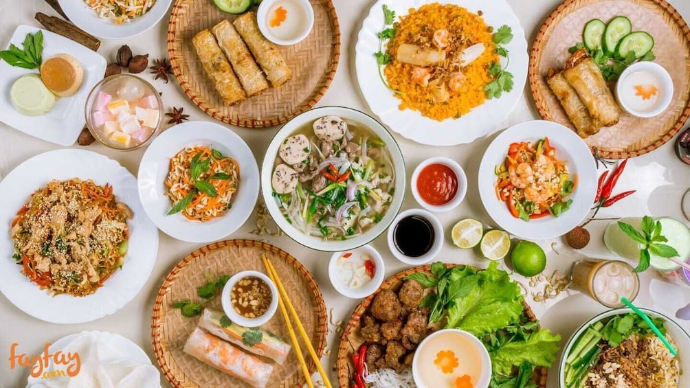 Ho Chi Minh City By Night with Dinner & Sightseeing On Board
