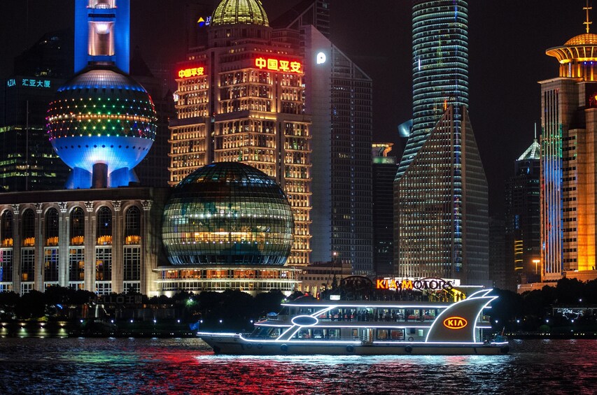 Evening Huangpu River Cruise & Bund City Lights Tour