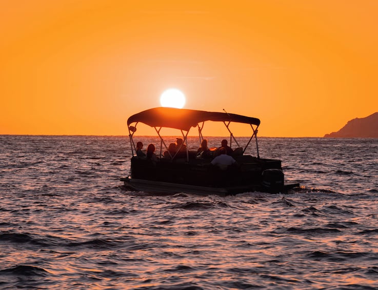 Private Sunset Tour in a Luxury Pontoon
