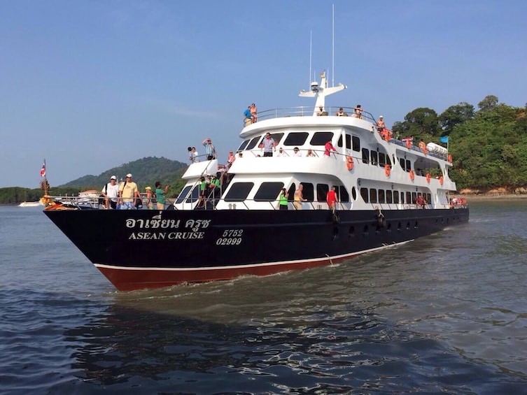 Koh Phi Phi to Phuket by Phi Phi Cruiser