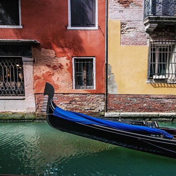 Private Gondola Ride and Dinner in Venice