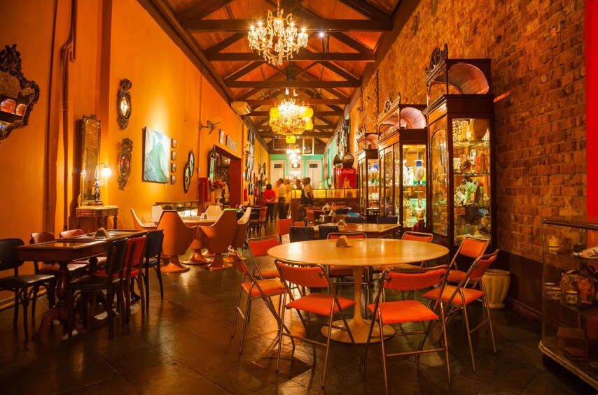 Lapa by Night: Rio Scenarium, Transfer & Dinner Option