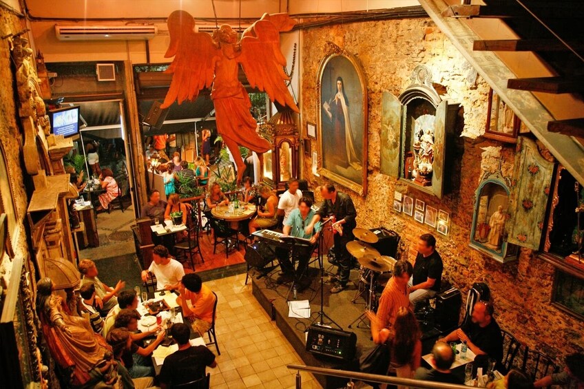 Lapa by Night: Rio Scenarium, Transfer & Dinner Option