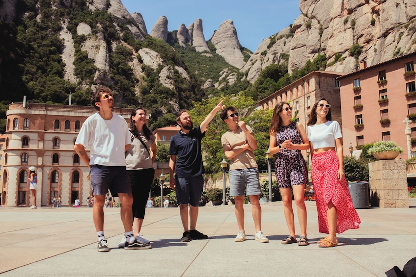 Montserrat Tour with Cogwheel train + Wine Tasting with Tapas or Lunch