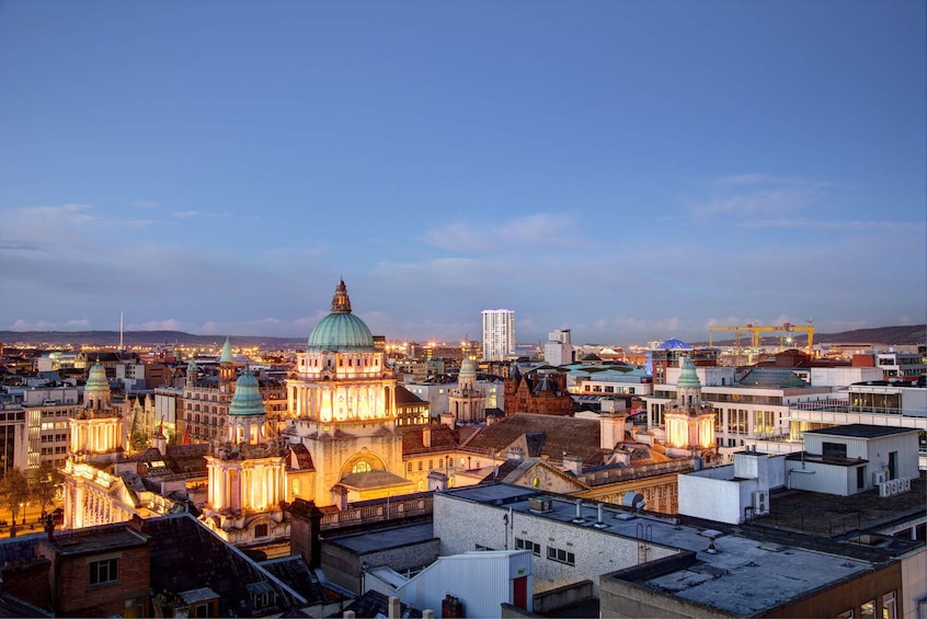 Dublin: Giants Causeway, Dunluce Castle, Dark Hedges and Belfast tour