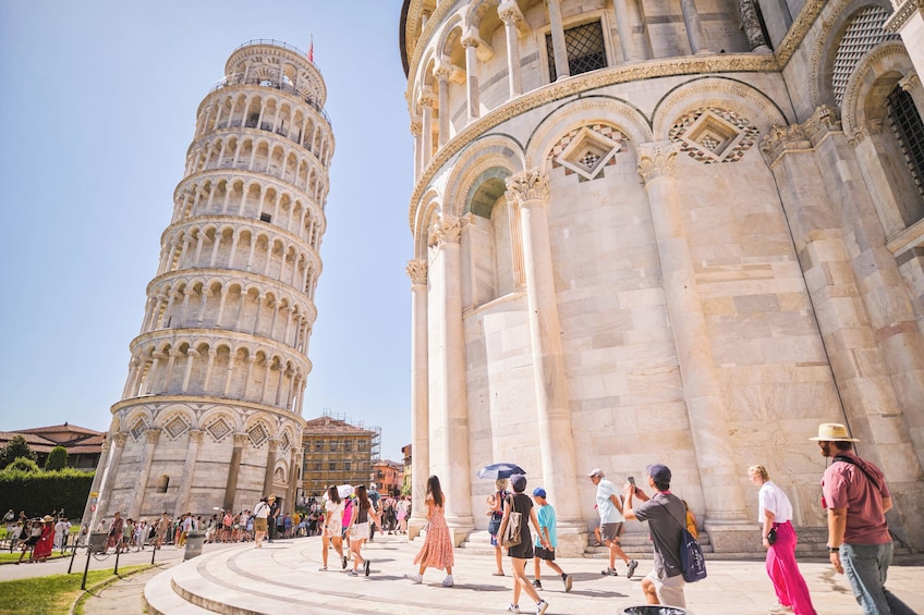 Pisa and Piazza dei Miracoli Half Day Tour from Florence