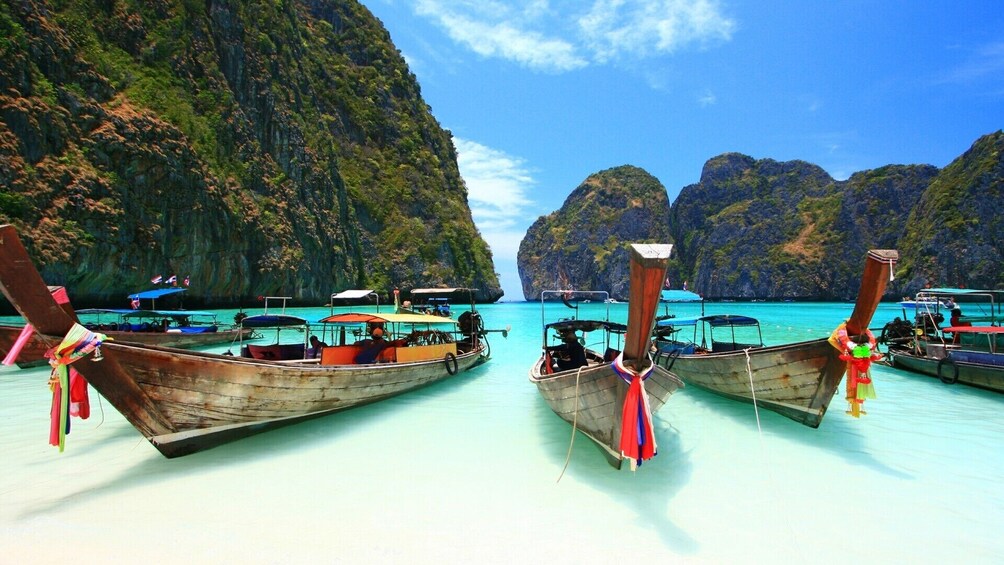 Phuket to Phi Phi by Ferry or vice versa