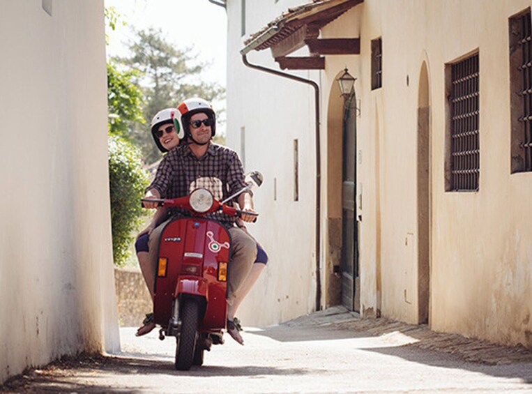 Tuscany Vintage Vespa Tour
