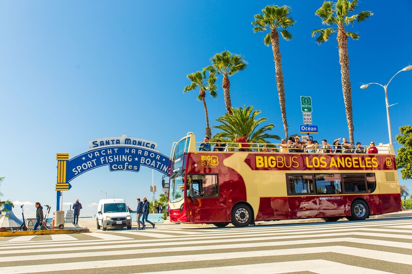 Los Angeles Hop-On Hop-Off Bus Tour 