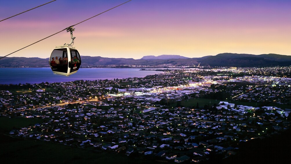 Cable car over Auckland at dusk