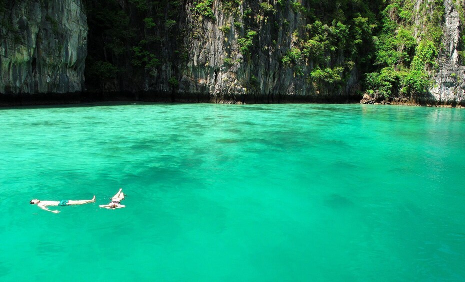 Roundtrip Phuket to Phi Phi by Ferry Tickets