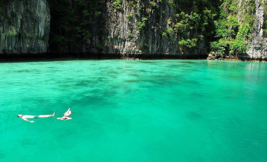 Roundtrip Phuket to Phi Phi by Ferry Tickets
