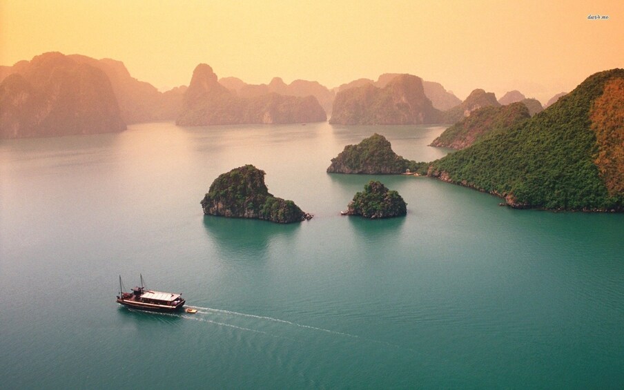 4-hour Afternoon Private Cruise on Halong Bay