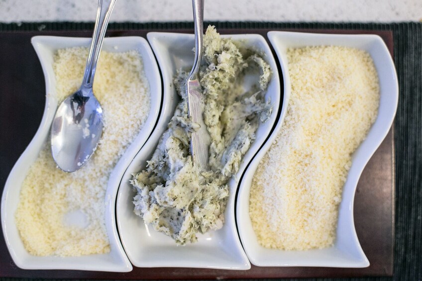 Market, Cook and dine at a Cesarina's home in Pompei