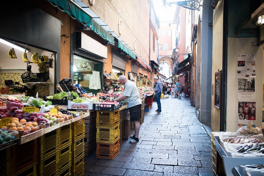Market, Cook and dine at a Cesarina's home in Rimini