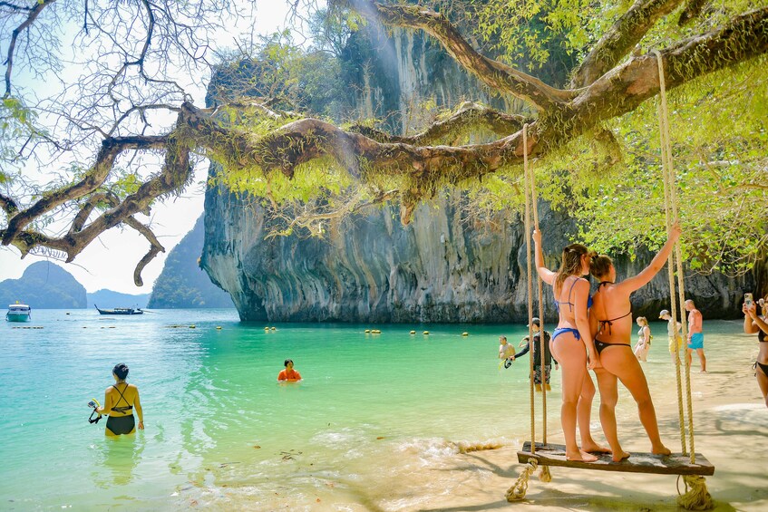 Snorkeling Tour to Hong Islands by Longtail Boat From Krabi