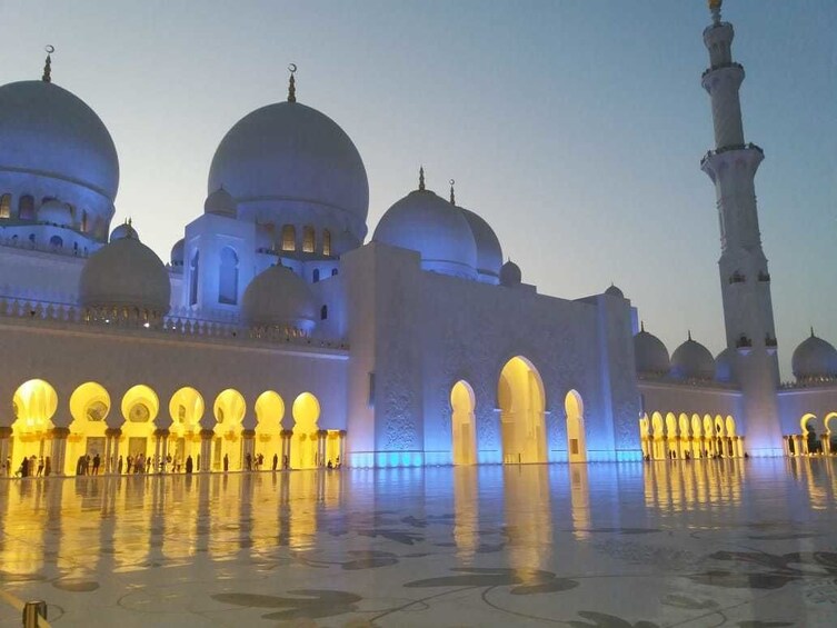 Abu Dhabi tour from Dubai with Zayed Grand Mosque Full Day