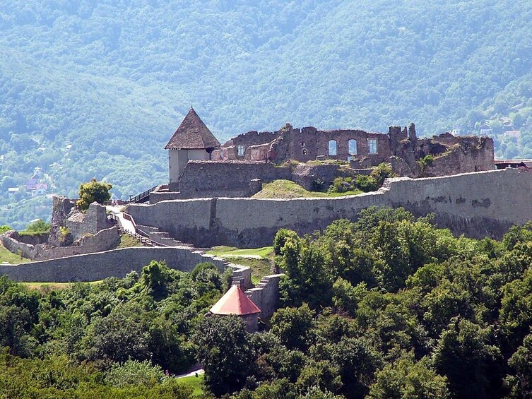 Private all day Danube bend tour with lunch