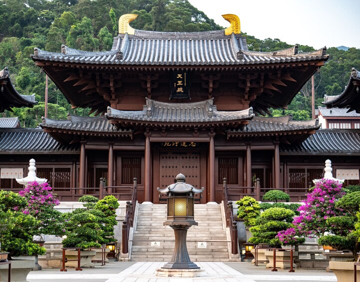 Private & Personalized: Full Day in Hong Kong with a Local
