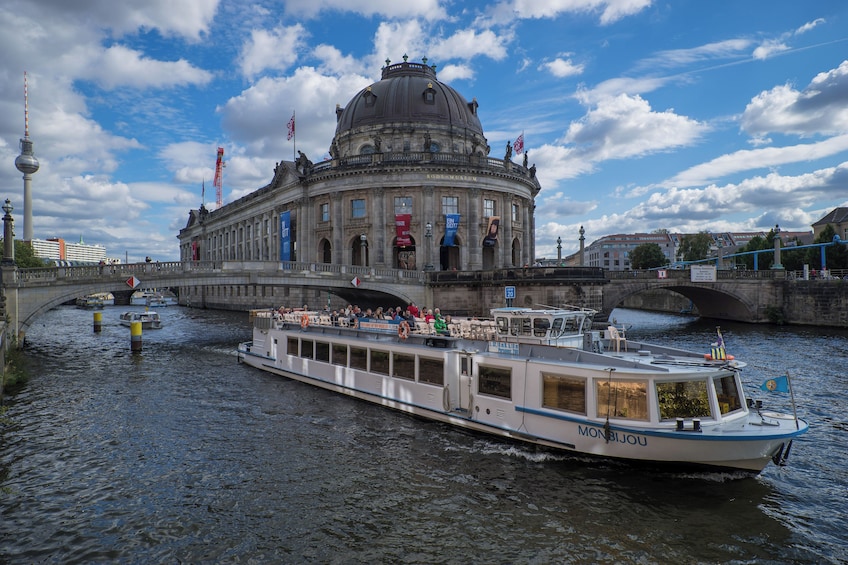 City Sightseeing Berlin Hop-On Hop-Off Bus with Boat Option
