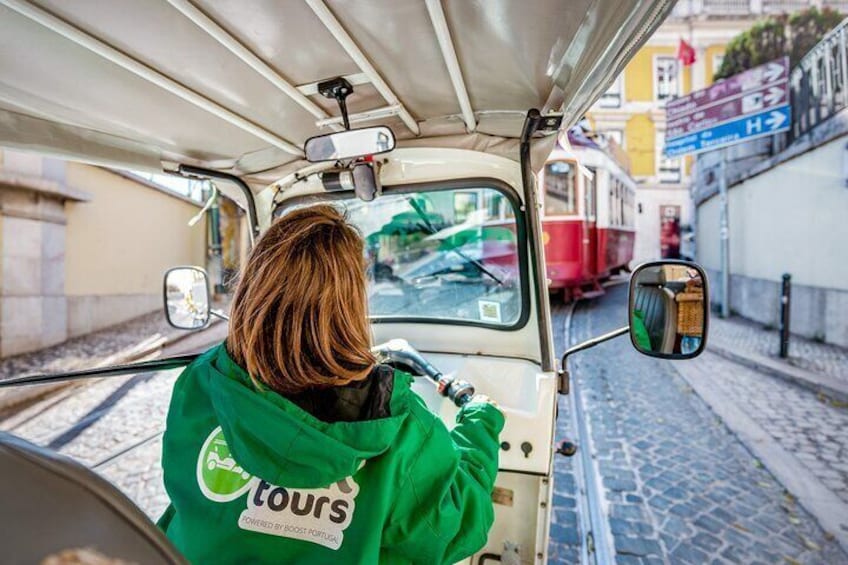 Tuk tuk guided tour in Lisbon