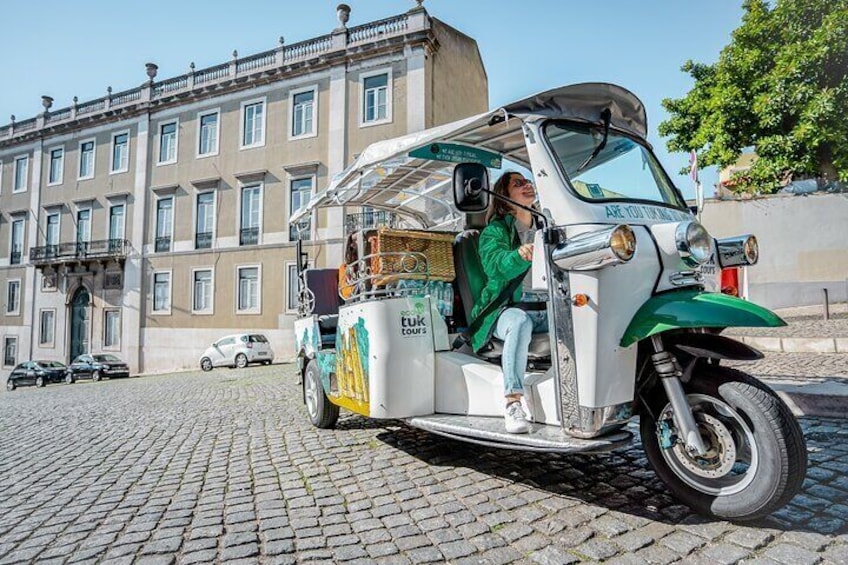 Tuk tuk guided tour in Lisbon